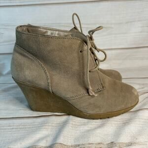 White Mountain Icon Gray Suede Ankle Bootie Size 9M